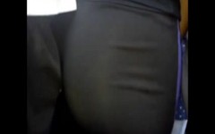 She squeezes the dick with her ass